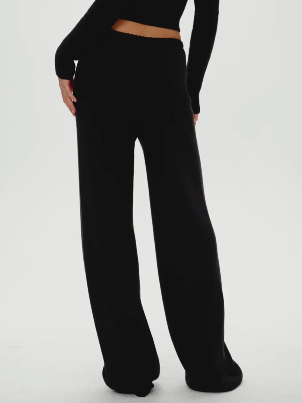Frankie‘s bikinis
Wesley Knit Pants